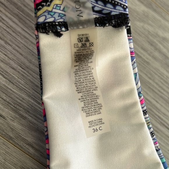 Victoria’s Secret Colorful Paisley Halter Bikini Top - Picture 4 of 5